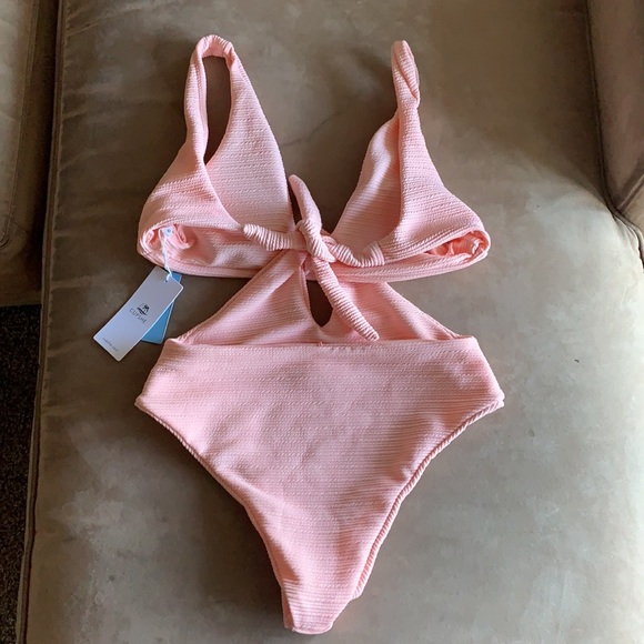 Cupshe one piece with a tie back. Never been worn with tags. - Picture 2 of 6